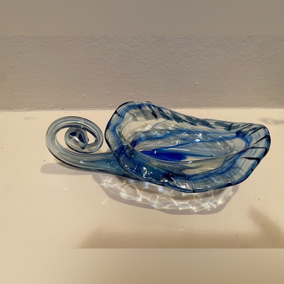 Vintage MidCentury Hand Blown Blue Glass Center Piece - Picture 6 of 7